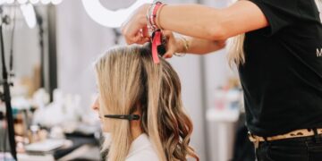 wear wigs did cecily tynan get hair extensions