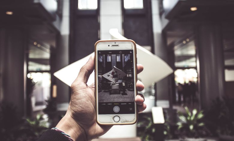 white dots on iphone screen