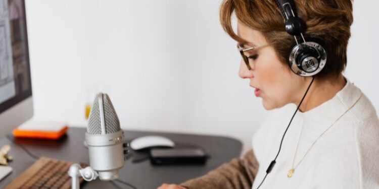 sony xm5 turn off speak to chat