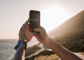 how to take scrolling screenshot iphone