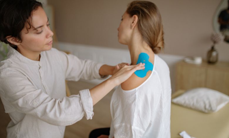 how to tape a shoulder