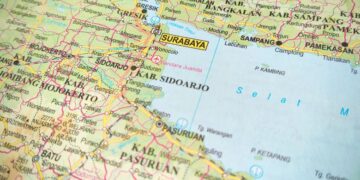 how far is texas from florida